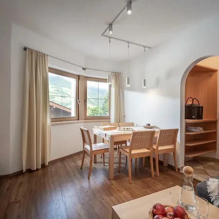 Monis * ラムサウ・イム・ツィラータール